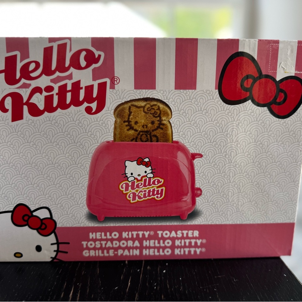 Hello Kitty Pink Toaster